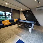 2Bedroom 5 Mins To Midvalley 10 Mins To Ciq