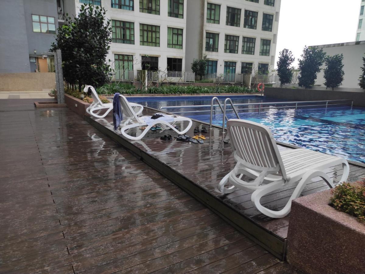 2bedroom 5 Mins To Midvalley 10 Mins To Ciq Johor Bahru
