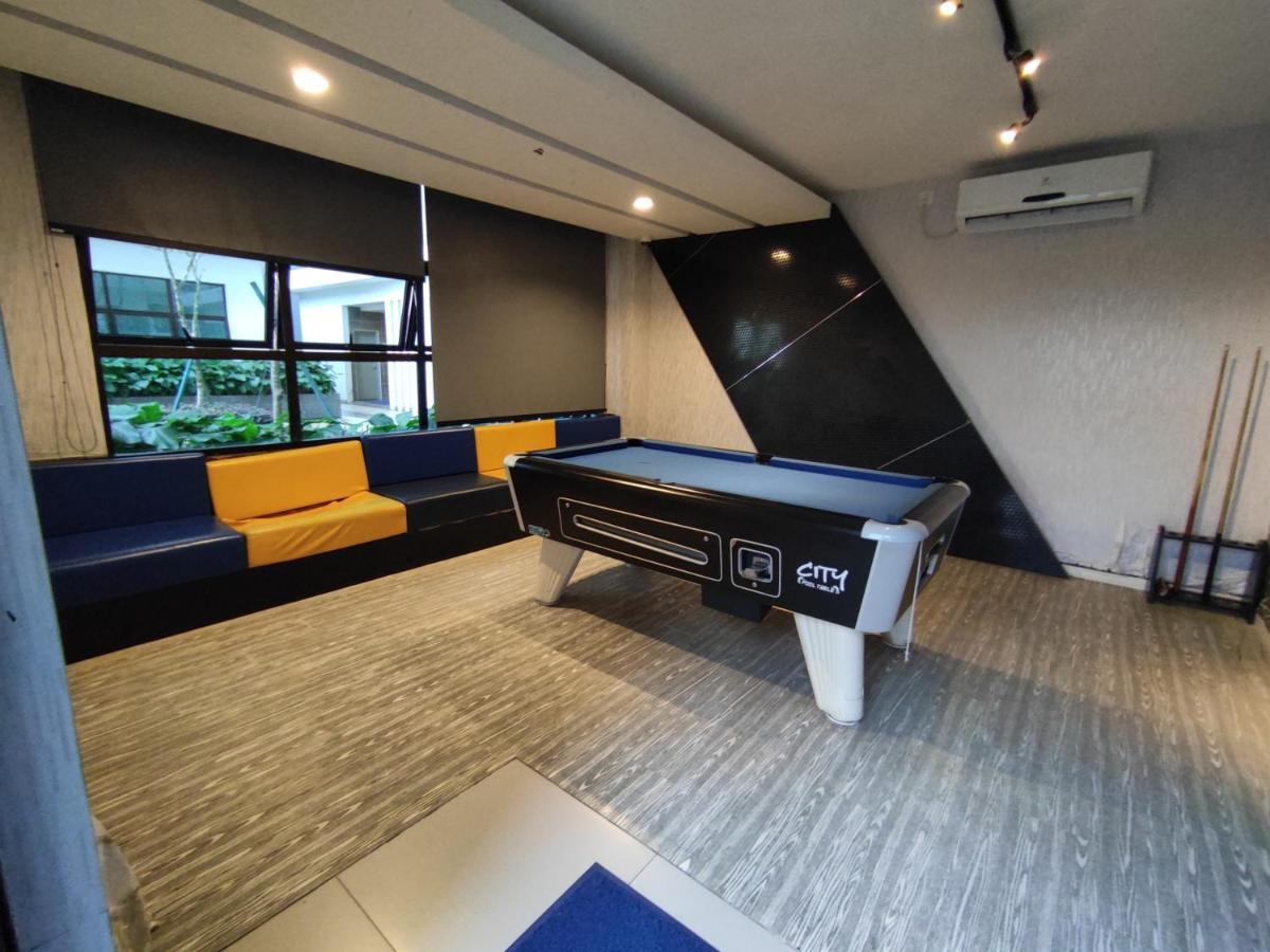 Apartment 2bedroom 5 Mins To Midvalley 10 Mins To Ciq Johor Bahru