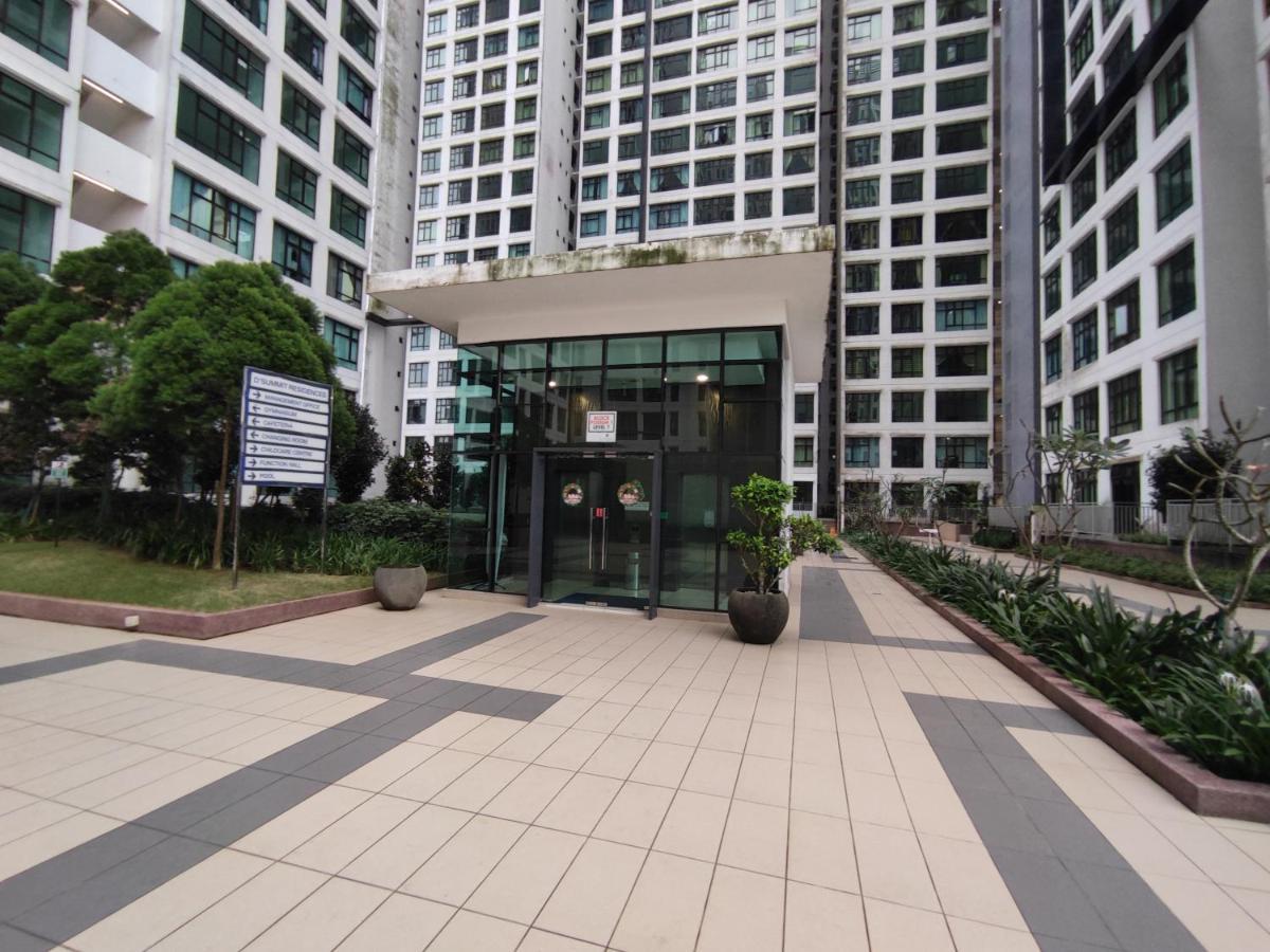 2bedroom 5 Mins To Midvalley 10 Mins To Ciq Apartment