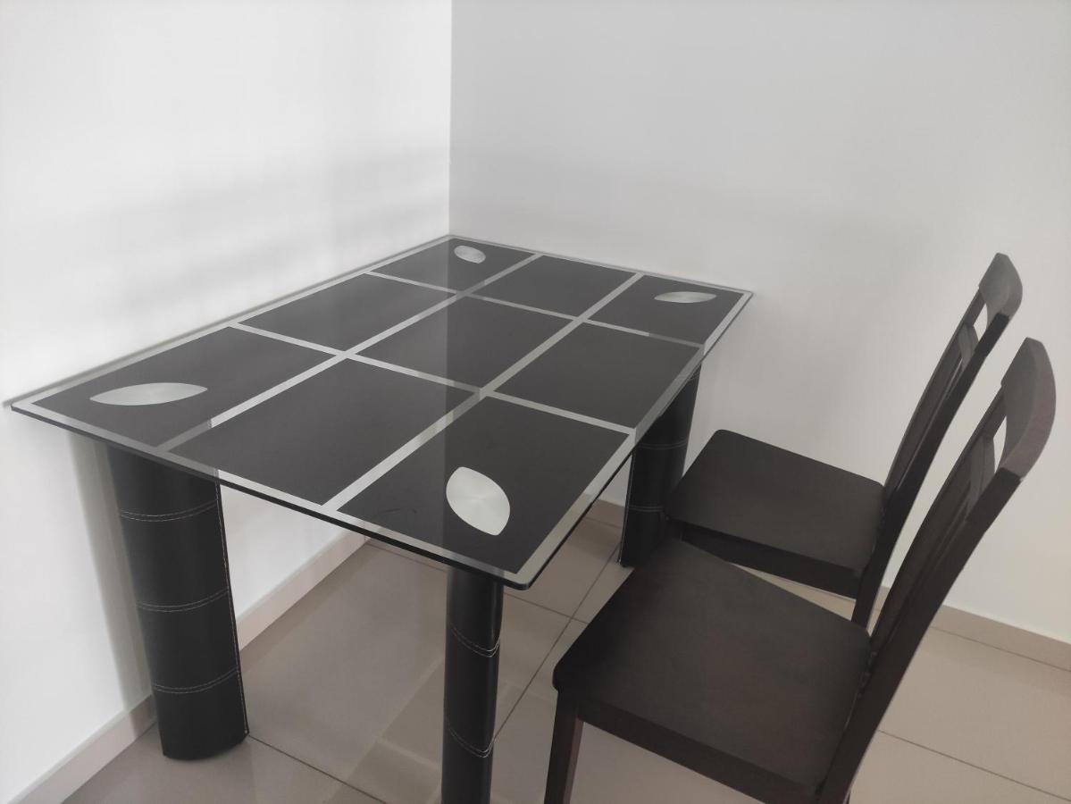 2bedroom 5 Mins To Midvalley 10 Mins To Ciq Apartment
